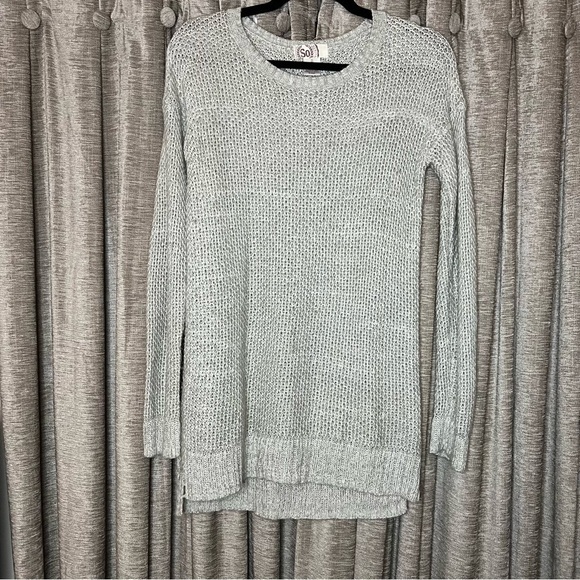 SO Grey Open Knit Crew Neck Sweater Size Small - Picture 2 of 16